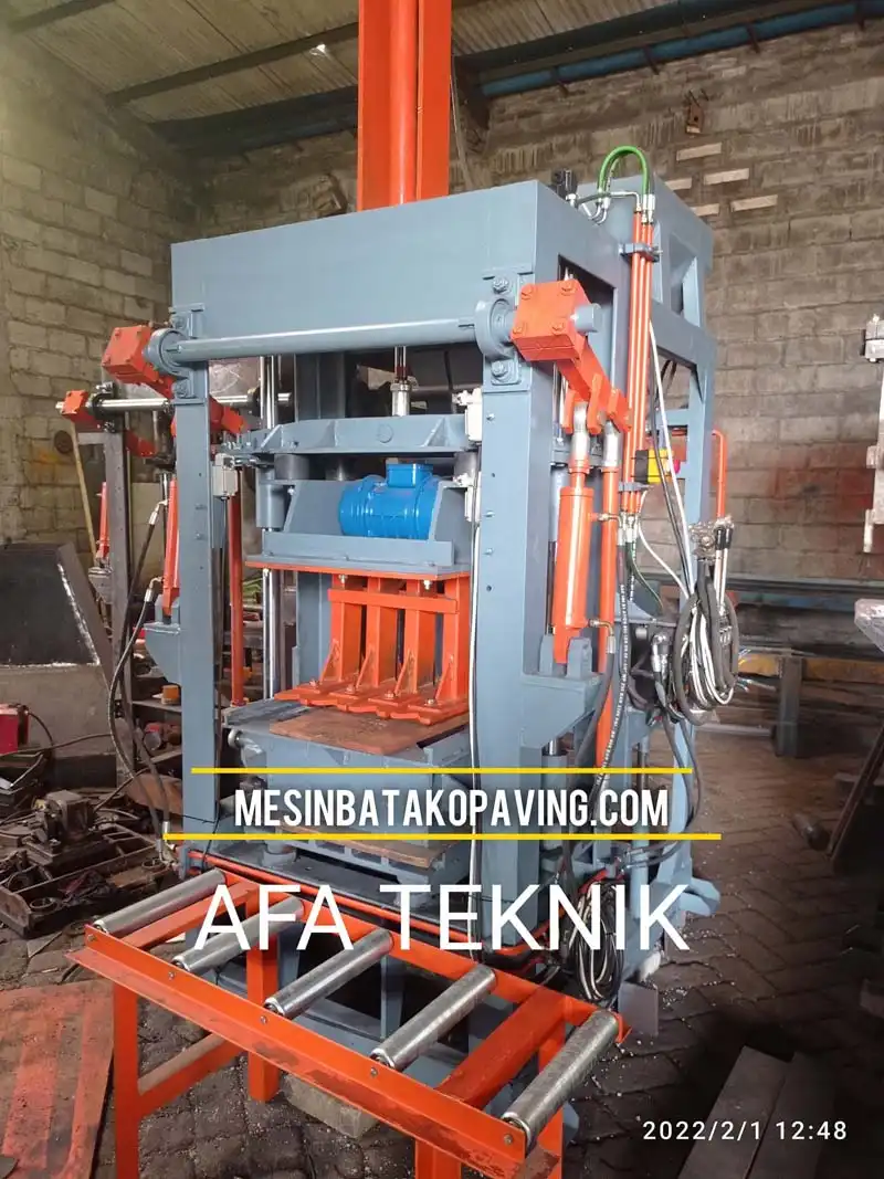 mesin-batako-hidrolik-tipe-ct08s-hemat-listrik.webp