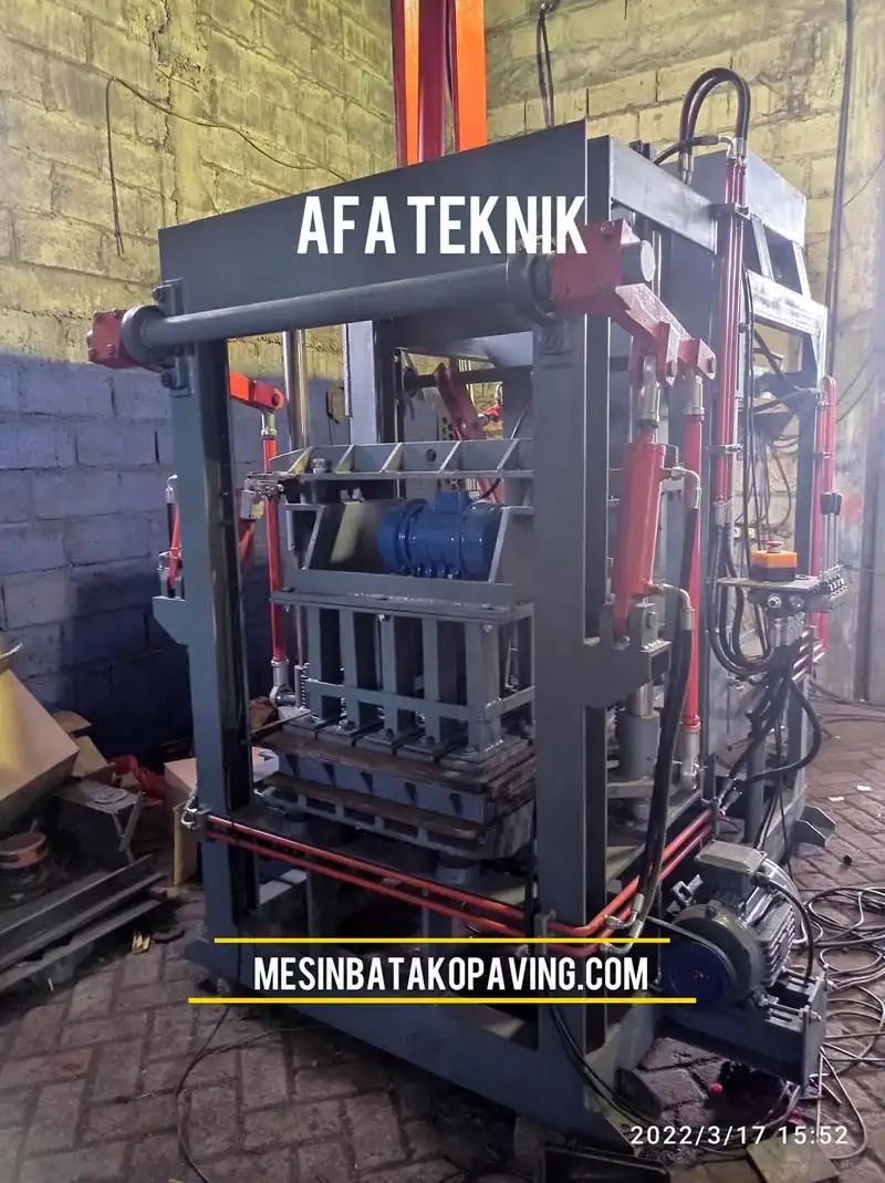mesin-batako-semi-otomatis-keluar-10-tipe-h3es.webp